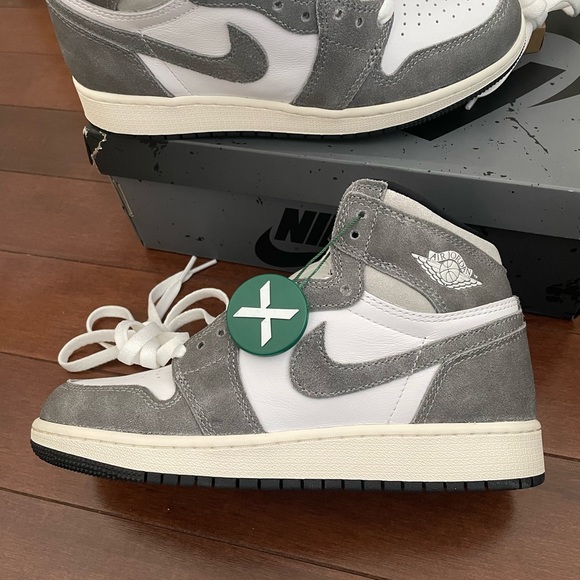 Jordan 1 Retro High OG ‘Washed Black’ - Picture 3 of 4